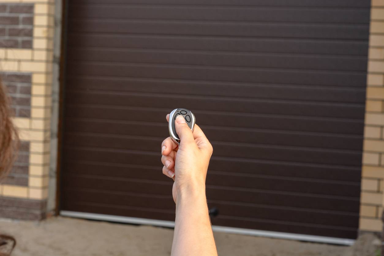 Réglage de fin de course pour une porte de garage sectionnelle Skan — free download